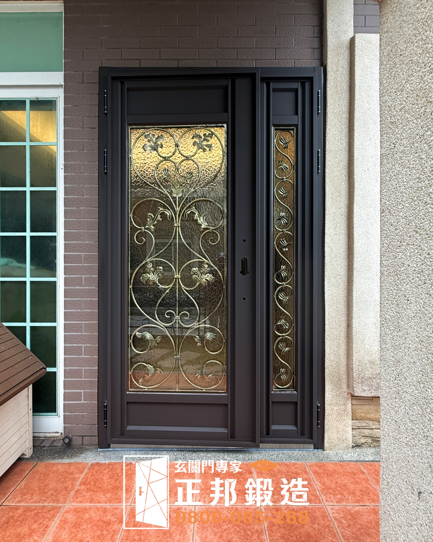 C9B-1025 (烤漆色FR-81255門花3803) 淡水大門安裝案例 (3)