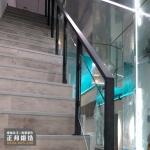 【小坪數客廳樓梯扶手設計】玻璃扶手這樣設計，空間感翻倍！