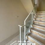 C9E-2012 (烤漆顏色FR-1737M2、10光強) 芎林樓梯扶手廠商安裝 (6)