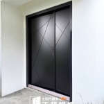 C9B-2066 寫真木紋(烤漆顏色FR-9622 2005) 彰化和美 玄關門安裝 (5)