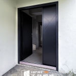 C9B-2066 寫真木紋(烤漆顏色FR-9622 2005) 彰化和美 玄關門安裝 (2)