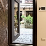 C9B-1077 (烤漆顏色FR-81255) 八德加裝玻璃門安裝案例 (2)