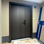 C9B-2040 子母門安裝 (烤漆顏色FR-9637) 高雄包框換門 加裝電子鎖 (2)