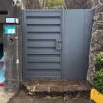 C9C-2062+右側正反面三角形封板 (烤漆顏色FR-2910M1) 三芝庭院門安裝 (1)