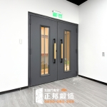 C9B-1103 烤FR-2910) 裝修玄關門安裝 (7)