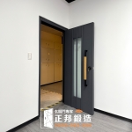 C9B-1103 烤FR-2910) 裝修玄關門安裝 (5)