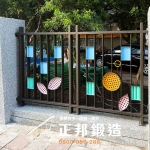 C9F-3058 OT欄杆+佈告欄 (骨架FR-81255G，花葉方形照款式圖色) 路邊欄杆訂製安裝 (4)