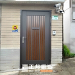 C9C-4055(FR-9637木紋烤漆R58) 北投庭院門安裝 (5)