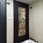 樹林加裝外門客來圖(門框烤漆顏色FR-8679不銹鋼雷切小鳥門花