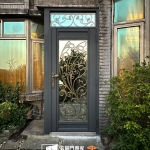 C9B-1052含開天 烤漆顏色(FR-2898門花刷3804) 內裝外開60KG門弓器 新竹客廳大門安裝案例 (4)