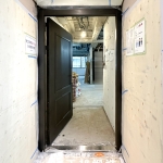 C9B-2038 (刷漆古典褐) 防火門鎖E686 大門安裝案例 (1)