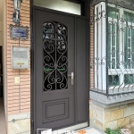 C9B-1073外門+C9B-2060內門 (烤漆色FR-81255) 新竹大門安裝案例 (6)