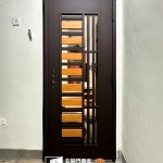 C9B-3008 烤漆顏色FR-8677木紋顏色 R115 桃園龜山大門安裝案例 (1)