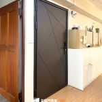 C9B-2066(烤漆色FR-81255) 2015-H1(黑) 新竹大門安裝案例 (3)