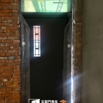 C9B-2063門框+門花FR-91024M2門扇烤漆色FR-2910 台北大門安裝案例 (1)