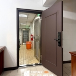 C9B-2038 (烤漆色FR-8677) 台北大門安裝案例 (3)