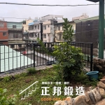 平鎮現代陽台欄杆推薦案例，使用【C9F-2086／噴漆消光黑】簡約線條設計打造俐落住宅外觀