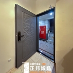 C9B-2017(FR-2898) 新莊換大門 搭配電子鎖完工照 (1)