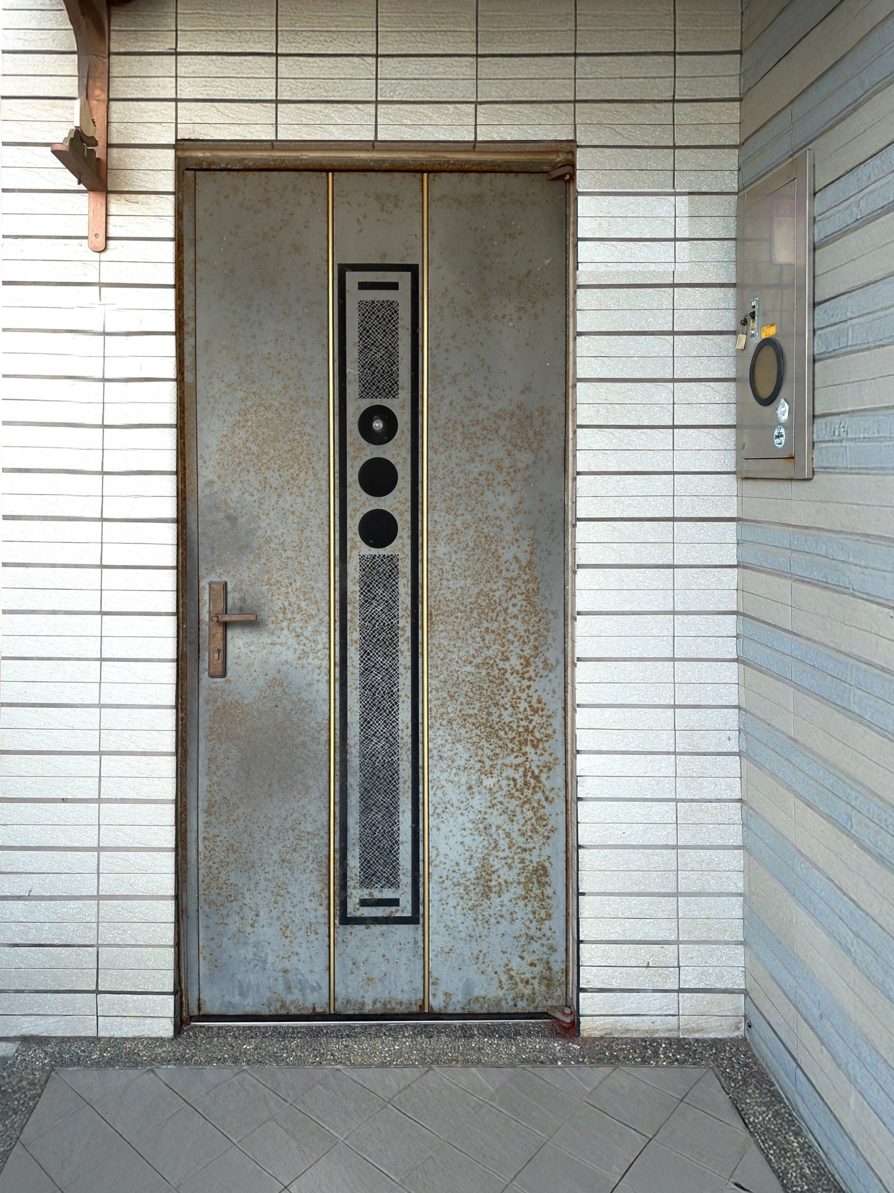 【台中北屯大門包框更新】公寓大樓更換玄關門