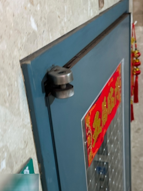 高雄雙玄關門施工前｜舊玄關門現況