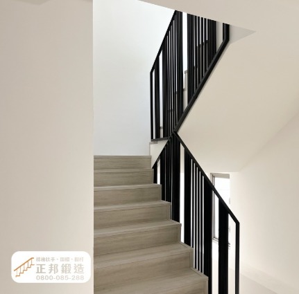 鐵件扶手 簡約線條樓梯扶手