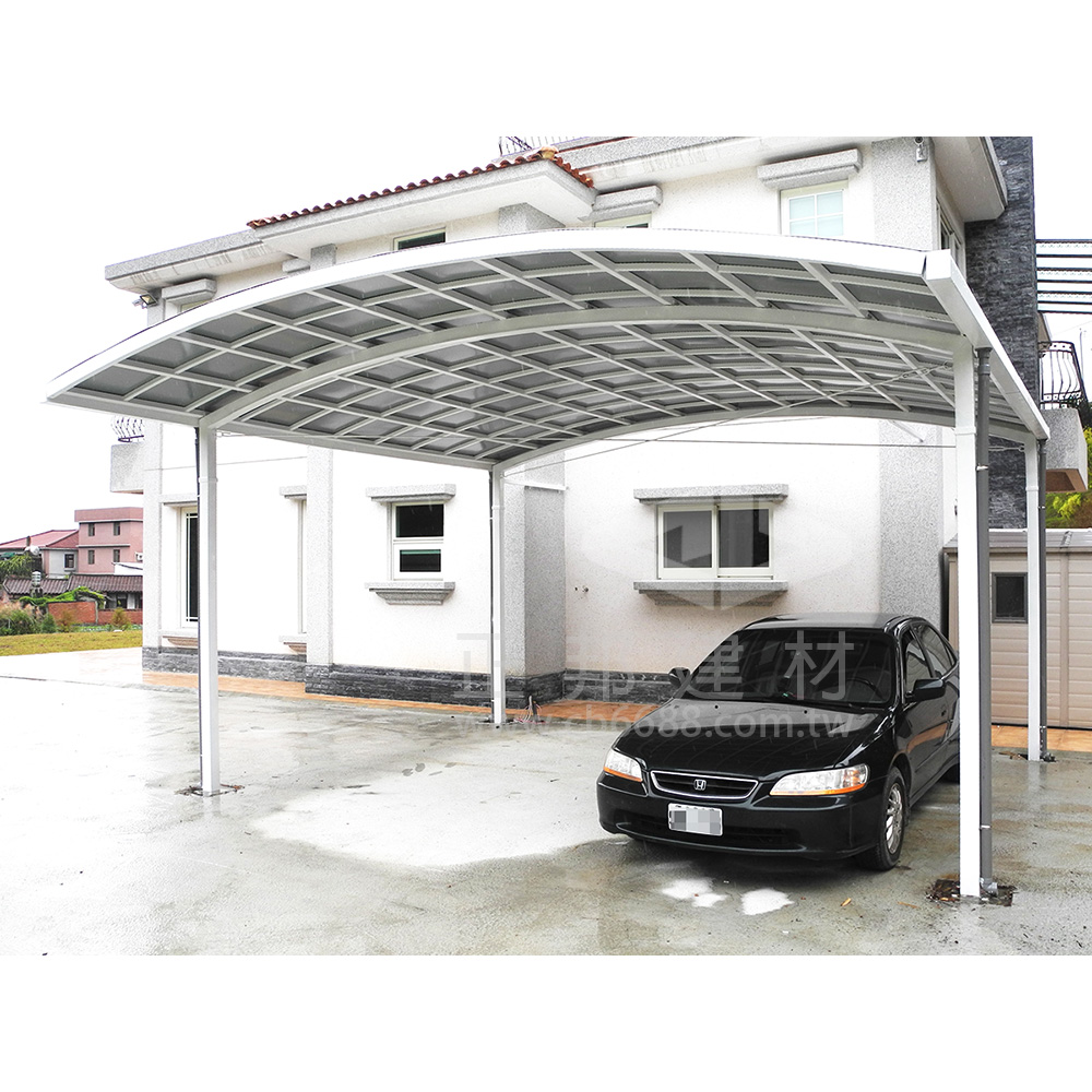 正邦鍛造白色立柱式遮雨棚，適用於大面積停車場、學校或辦公大樓停車棚，穩固鋼結構提供絕佳防護與耐候性。